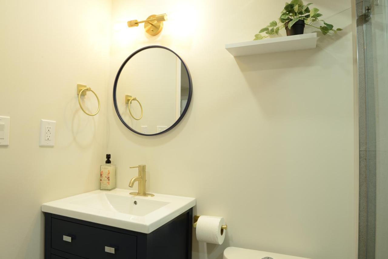 Spacious 2-Bed-Room Near Yonge & Major Mackenzie Richmond Hill Buitenkant foto