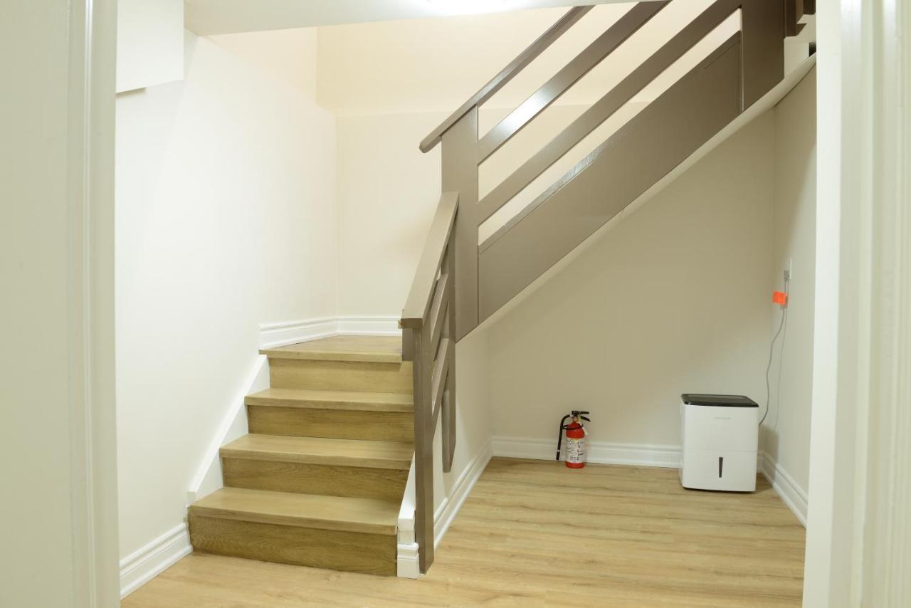 Spacious 2-Bed-Room Near Yonge & Major Mackenzie Richmond Hill Buitenkant foto