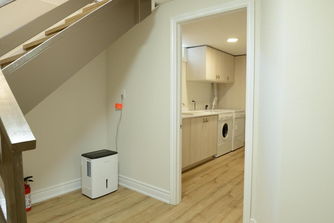 Spacious 2-Bed-Room Near Yonge & Major Mackenzie Richmond Hill Buitenkant foto