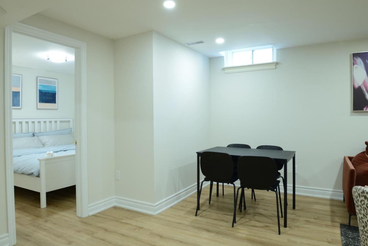 Spacious 2-Bed-Room Near Yonge & Major Mackenzie Richmond Hill Buitenkant foto