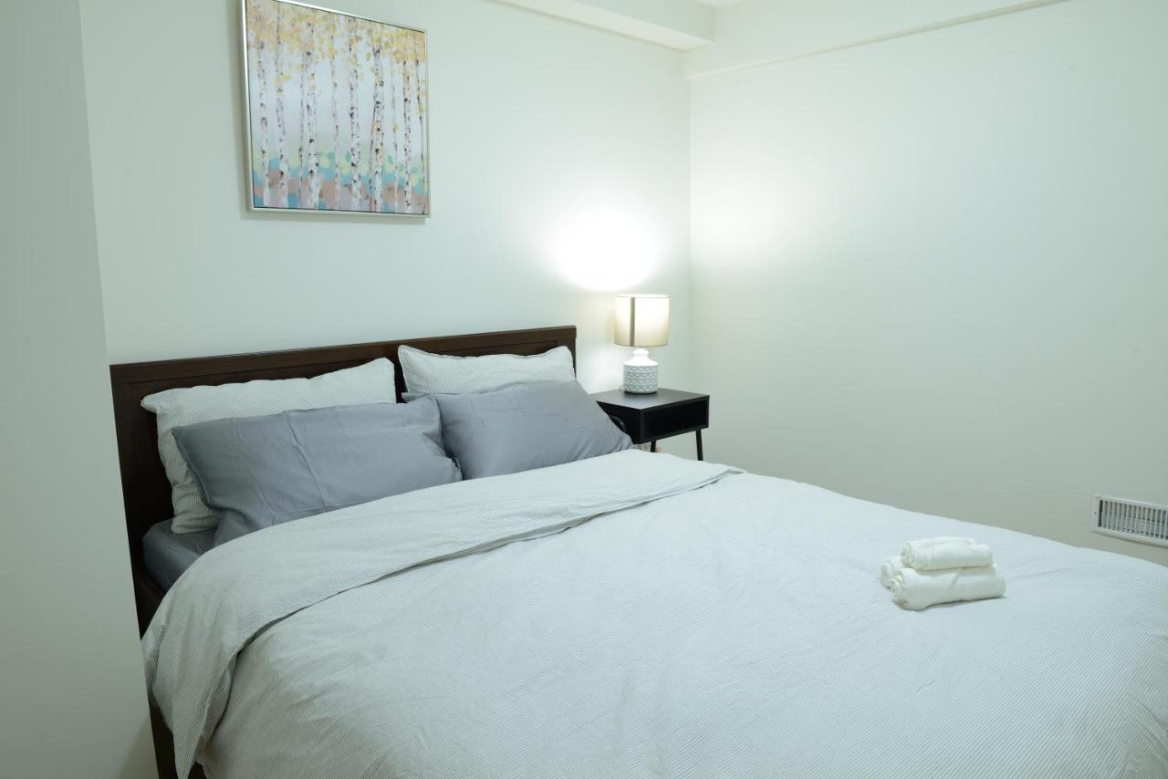 Spacious 2-Bed-Room Near Yonge & Major Mackenzie Richmond Hill Buitenkant foto
